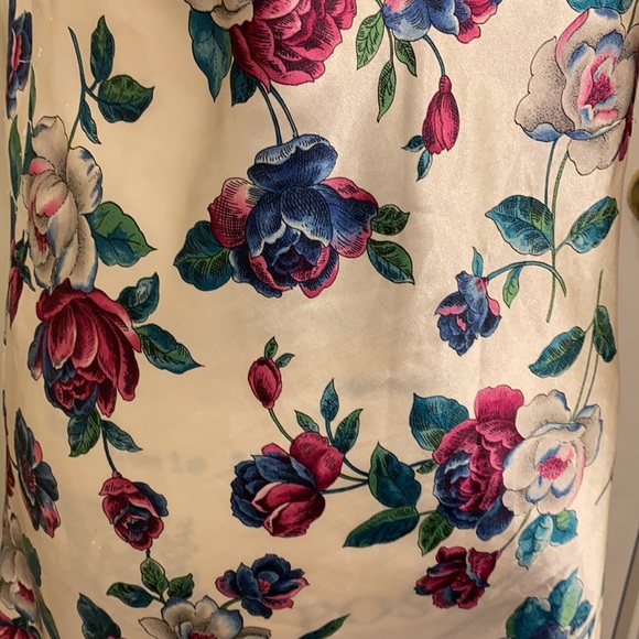 Floral Chemise - Picture 5 of 7